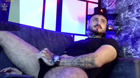 Chris  Dont forget to gift me thumb up Its very important to me and makes me happy AF  online show from November 2025 07:53:01 AM