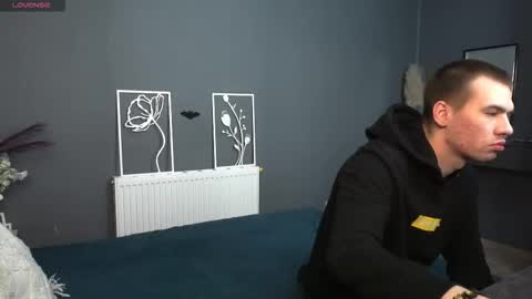 Max and Eva online show from February 2026 04:08:01 AM