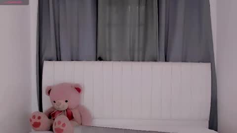 Vnecis Marn online show from September 2025 12:07:01 PM