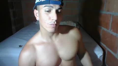 Snapshot of gattitosexy_95 chatting on September 2025 05:01:02 AM gattitosexy_95 online show from September 2025 05:01:02 AM