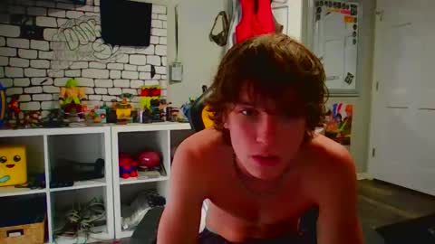 gavatr0n online show from May 2026 07:11:01 PM
