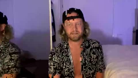Snapshot of gcsurfer81 chatting on October 2025 09:30:02 AM gcsurfer81 online show from October 2025 09:30:02 AM