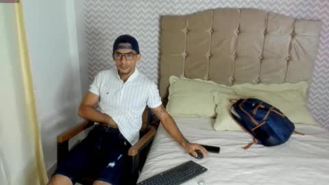 geminiano_hot online show from December 2024 11:49:01 AM