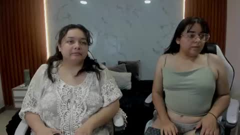 Snapshot of genesis_y_moon chatting on July 2026 04:53:01 AM genesis_y_moon online show from July 2026 04:53:01 AM