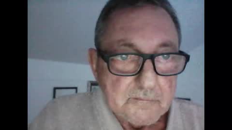 Snapshot of georg1412 chatting on September 2025 04:10:02 PM georg1412 online show from September 2025 04:10:02 PM