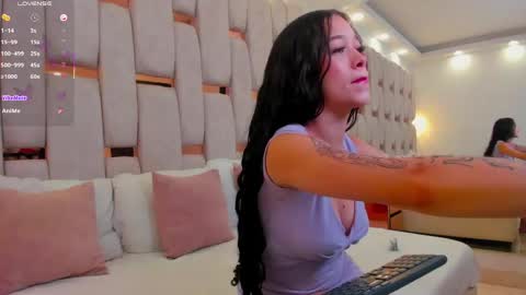 Snapshot of georgina_kloss chatting on May 2026 12:01:01 PM Georgina Kloss online show from May 2026 12:01:01 PM