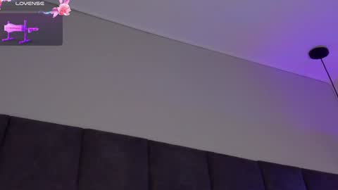 Kendal  online show from February 2025 02:40:01 AM