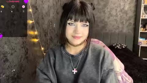 Snapshot of germainebourlier chatting on June 2026 08:04:02 AM EmelyWoodes online show from June 2026 08:04:02 AM