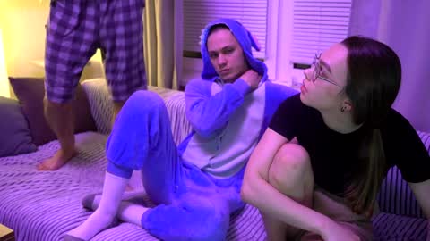 Snapshot of gerridae chatting on January 2025 01:31:02 PM Jean and Isa couple Van online show from January 2025 01:31:02 PM