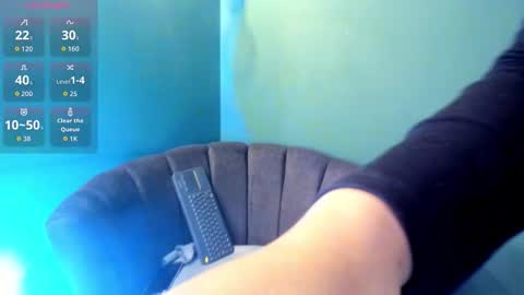 Danna Astrom online show from November 2025 12:11:01 AM