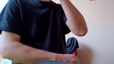 ghidorah_1973 online show from January 2026 10:10:02 AM