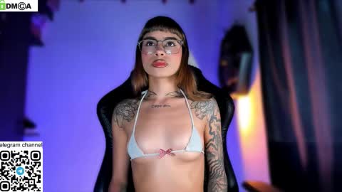 Sara online show from November 2025 07:34:02 PM