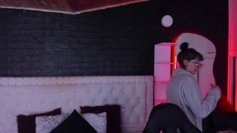 Allison  online show from January 2025 01:20:02 AM