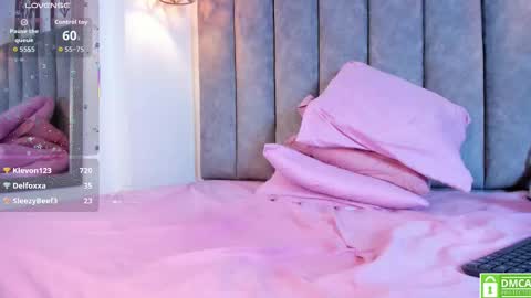 Darlliny online show from September 2025 03:12:01 PM