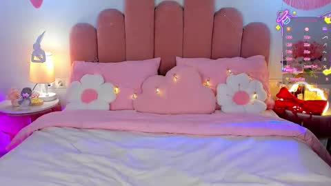 Gia online show from December 2025 01:27:01 PM