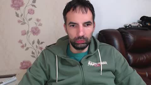 Gianni online show from November 2025 11:21:02 AM