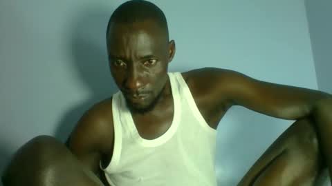 Snapshot of giant_couple chatting on May 2026 02:44:02 PM giant_couple online show from May 2026 02:44:02 PM