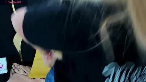 GiaRoussel online show from February 2026 04:51:02 PM