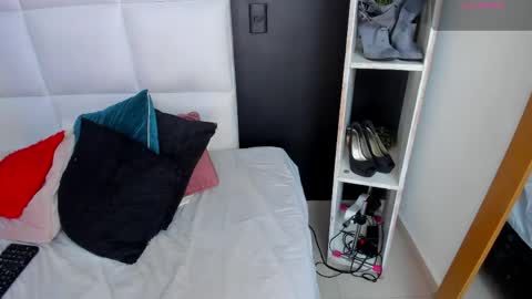 Gigi  online show from April 2026 04:21:02 AM