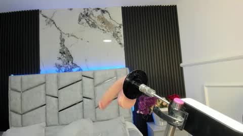 Gigi Doll online show from January 2026 11:34:01 AM