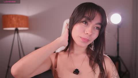 Snapshot of gigilee_ chatting on June 2026 01:07:02 AM GIGI online show from June 2026 01:07:02 AM