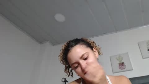 Giia  online show from November 2025 02:43:02 PM