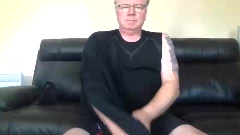 gimmmieoooo online show from March 2026 02:17:01 AM