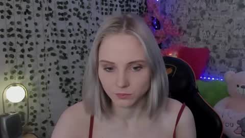 Snapshot of gina_lovelyy chatting on June 2026 01:17:02 AM Gina online show from June 2026 01:17:02 AM