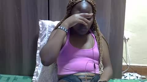 Adiliah online show from November 2025 07:03:02 PM