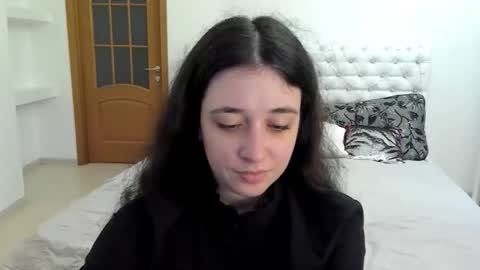 Kate online show from October 2025 10:43:02 AM
