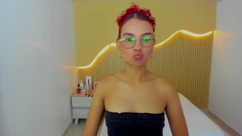 Snapshot of ginamorelo chatting on June 2026 01:21:02 PM G I A N A online show from June 2026 01:21:02 PM