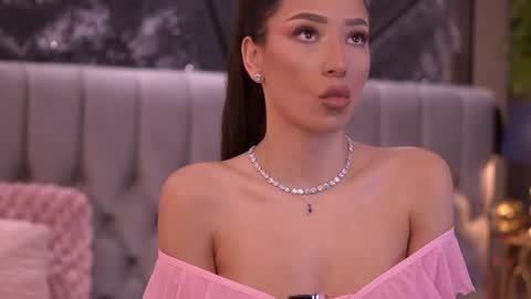 Gina online show from May 2026 07:11:01 PM