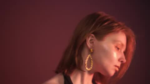        im expecting 350 thumbs up on my altar   online show from February 2025 04:17:02 AM