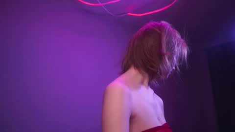        im expecting 350 thumbs up on my altar   online show from September 2025 10:14:01 PM