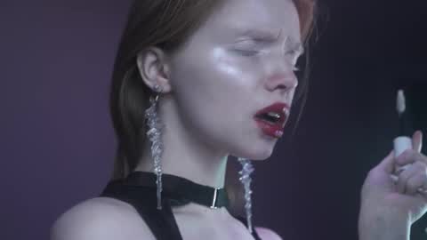        im expecting 350 thumbs up on my altar   online show from December 2025 10:06:02 PM