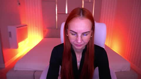 GinegerGazee online show from November 2025 08:04:02 AM