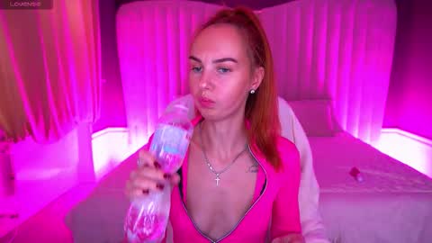 GinegerGazee online show from November 2025 07:41:02 AM