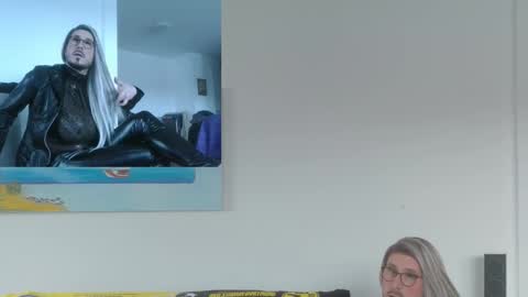 GingerPink online show from November 2025 12:30:01 PM