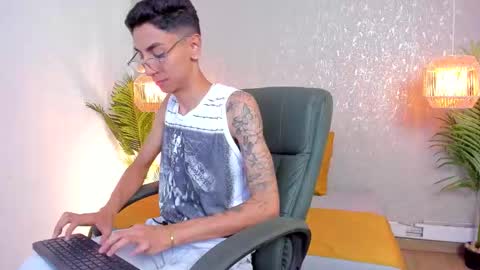 Gio Carangi online show from February 2026 04:02:01 AM