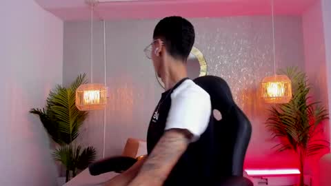 Gio Carangi online show from April 2026 03:05:01 AM