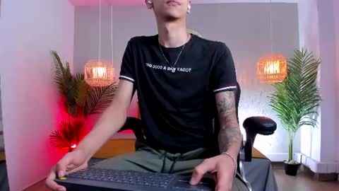 Snapshot of gio_carangi chatting on June 2026 02:56:02 AM Gio Carangi online show from June 2026 02:56:02 AM