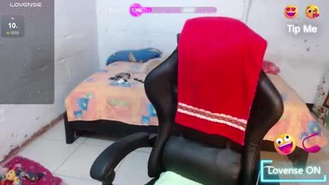 Snapshot of giorgia_xue53 chatting on December 2024 03:11:02 AM Mary online show from December 2024 03:11:02 AM