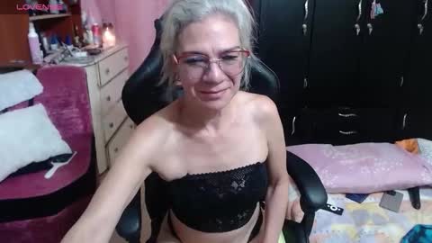 Snapshot of giorgia_xue53 chatting on November 2025 06:35:02 AM Mary online show from November 2025 06:35:02 AM