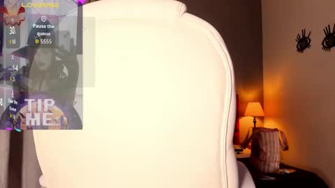 Giovanna  online show from November 2025 07:22:01 AM