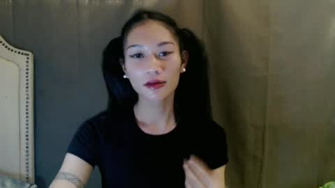 Snapshot of girl4uvanessaxxx chatting on June 2026 06:29:01 AM Vanessa online show from June 2026 06:29:01 AM