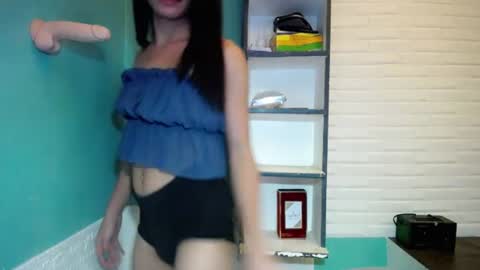 Snapshot of girl4uvanessaxxx chatting on July 2026 02:13:01 PM Vanessa online show from July 2026 02:13:01 PM
