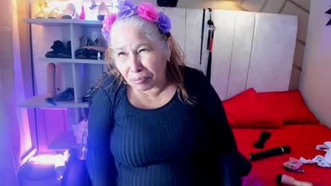 Snapshot of girl_amada chatting on February 2025 05:40:01 AM Girl Amada online show from February 2025 05:40:01 AM