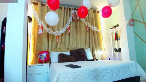 Snapshot of girl_amada chatting on September 2025 03:17:02 AM Girl Amada online show from September 2025 03:17:02 AM