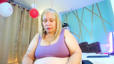 Snapshot of girl_amada chatting on September 2025 09:18:01 PM Girl Amada online show from September 2025 09:18:01 PM