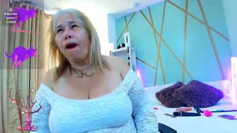 Snapshot of girl_amada chatting on October 2025 07:20:02 PM Girl Amada online show from October 2025 07:20:02 PM